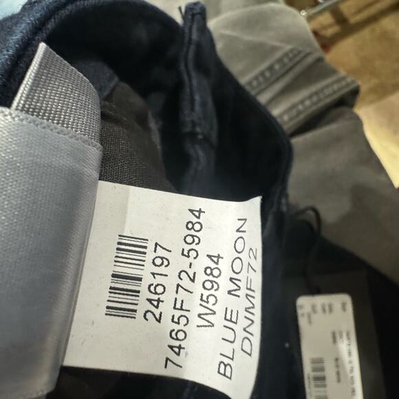 PAIGE Women's Denim Ultra High Rise Cindy Straight in Blue Moon Size 33 NWT - Picture 8 of 13